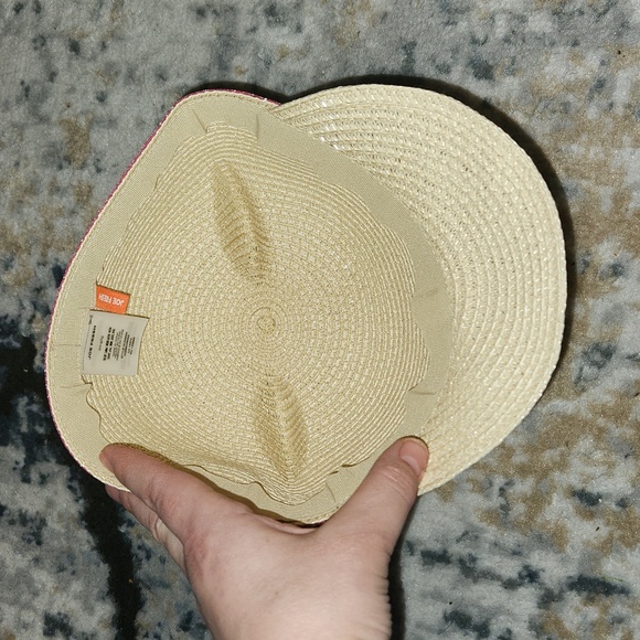 New hat - Picture 3 of 4